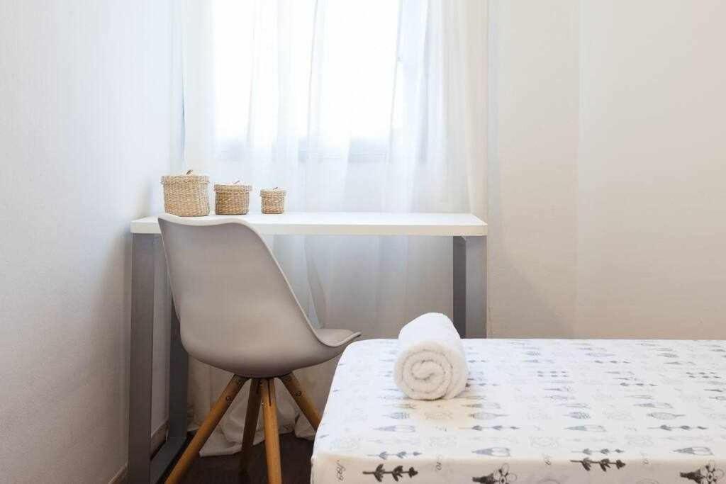 Apartamento Para 4 Con Terraza En El Centro Girona Luaran gambar