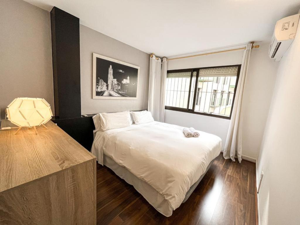 Apartamento Para 4 Con Terraza En El Centro Girona Luaran gambar