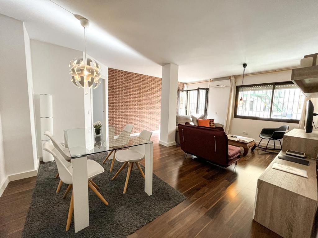 Apartamento Para 4 Con Terraza En El Centro Girona Luaran gambar