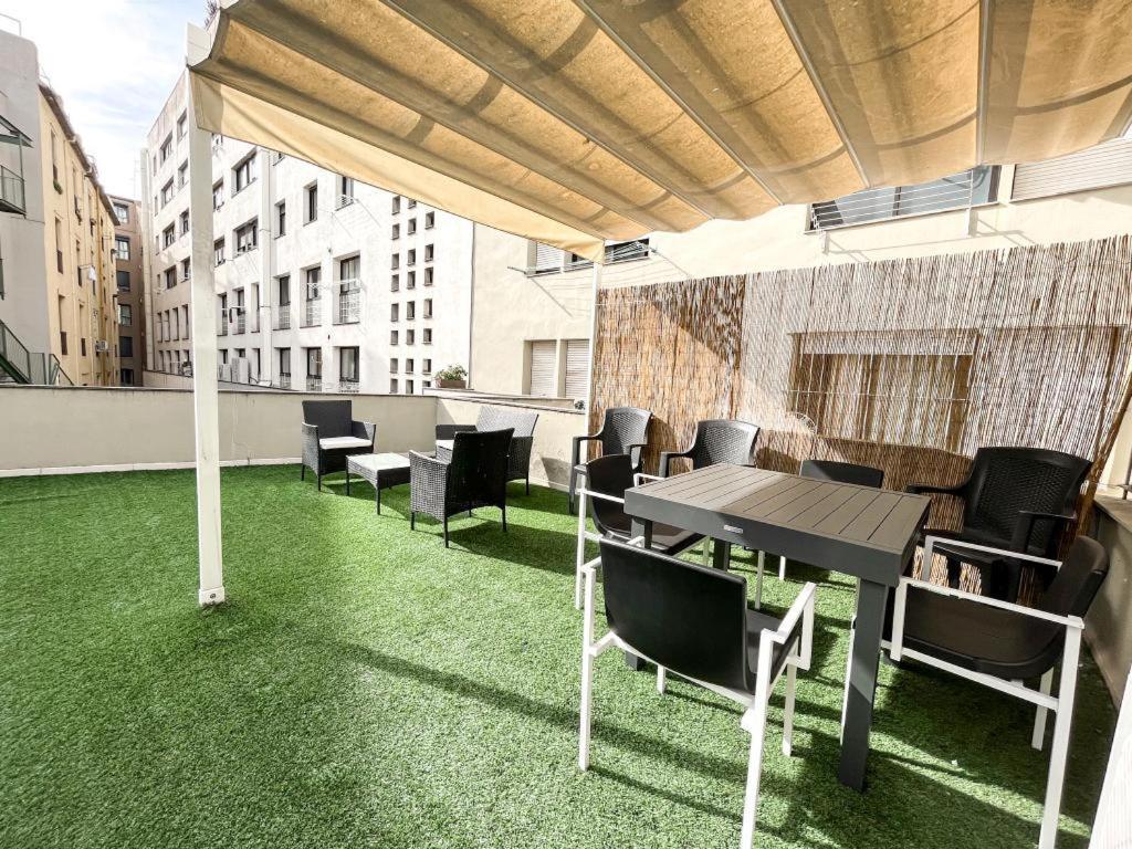 Apartamento Para 4 Con Terraza En El Centro Girona Luaran gambar