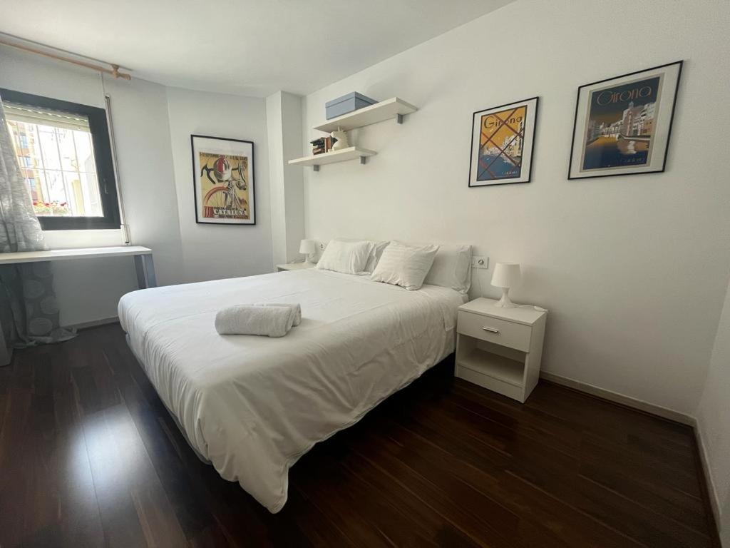 Apartamento Para 4 Con Terraza En El Centro Girona Luaran gambar